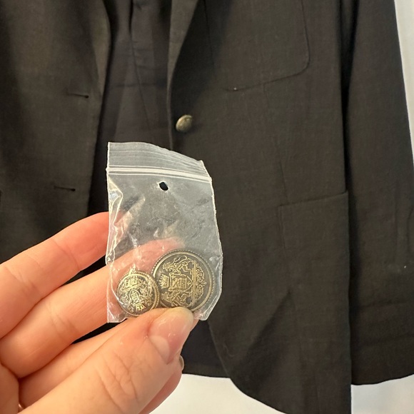 Aritzia- Talula Gray Blazer, Size 6 - Picture 3 of 3